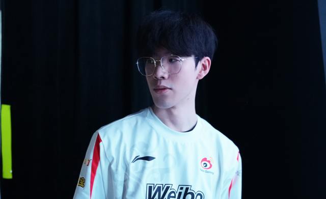 跟队记者：卡萨多只是脚踝硬伤，预计可以出战黄潜