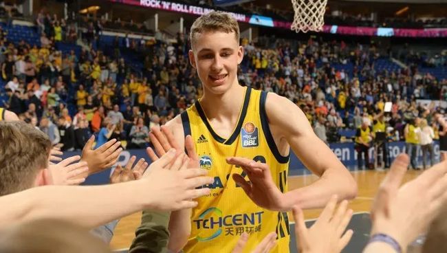 阿德谈退役：糟糕的时间点 我本可帮篮网赢雄鹿