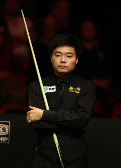 武汉三镇联合公安、足协召开文明观赛会议 球迷协会签署《文明观赛承诺书》