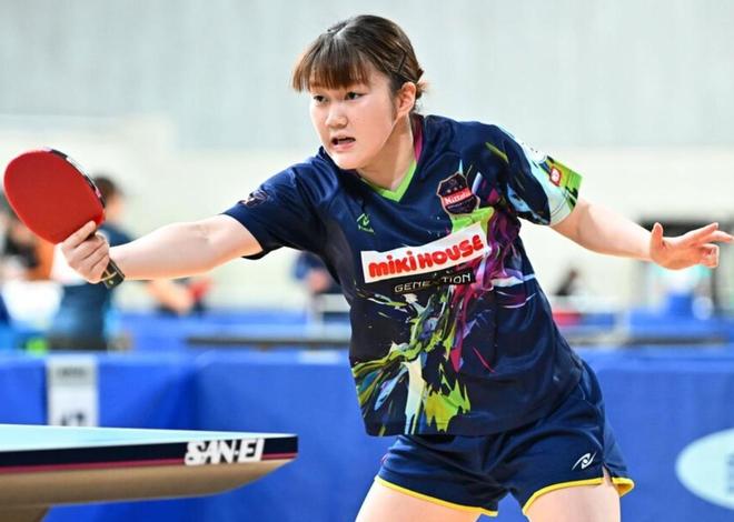 靠红土场地 靠红土场地